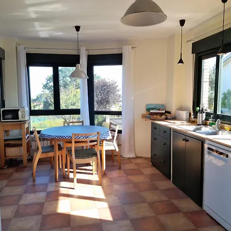 En Afueras De Gijon Asturias Tatil Evi Quintueles